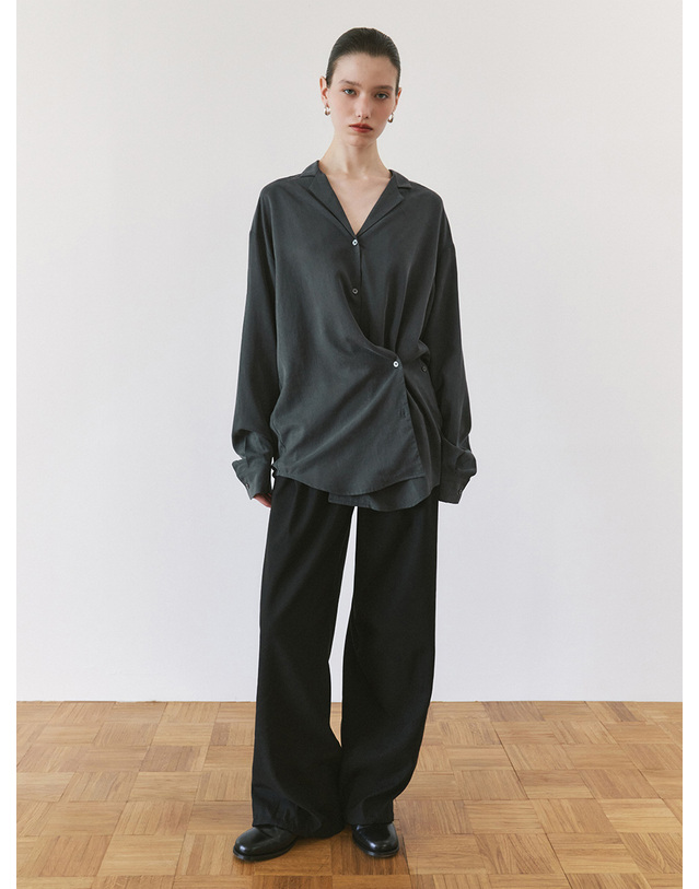 시야쥬 SITP5306 소프트 오픈 카라 랩 셔츠_Midnight navy 네이비 착용컷
