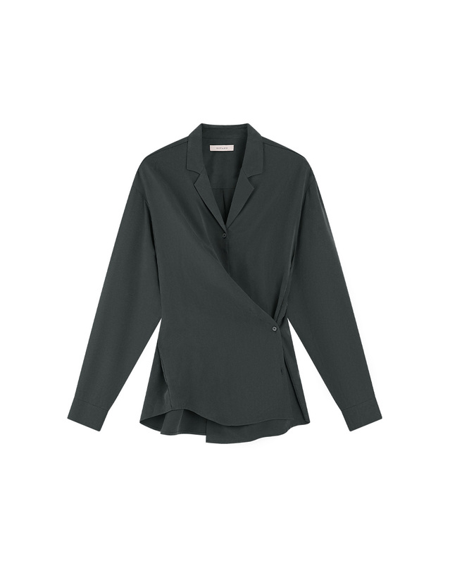 시야쥬 SITP5306 소프트 오픈 카라 랩 셔츠_Midnight navy 네이비 착용컷
