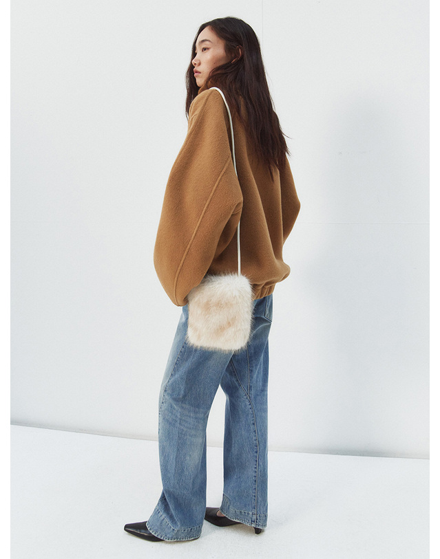 시야쥬 SIAC3158 Flou Bag_Ivory 아이보리 착용컷
