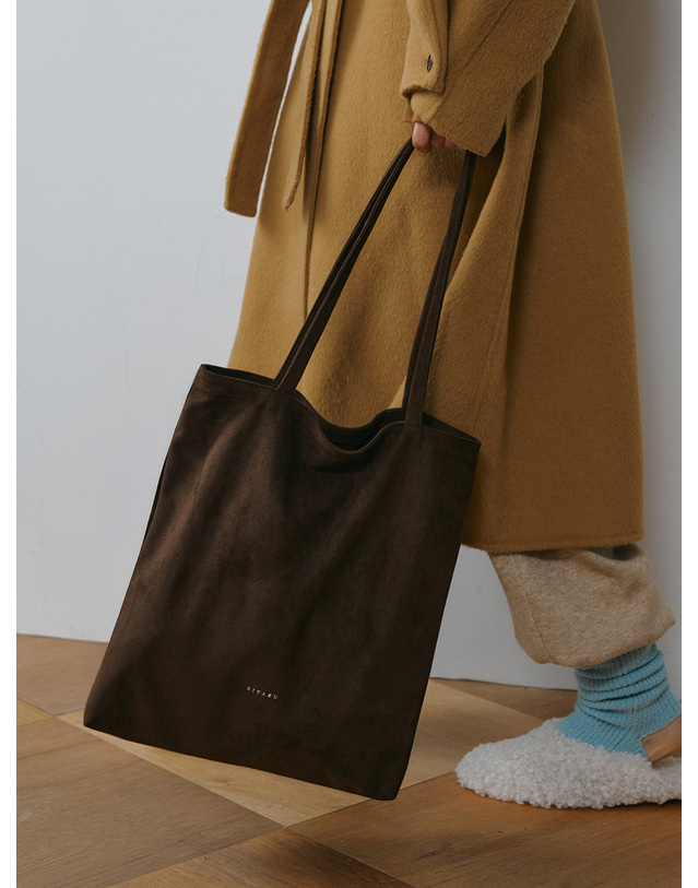 시야쥬 SIAC3146 Lento Suede Bag_Dark brown 브라운 착용컷