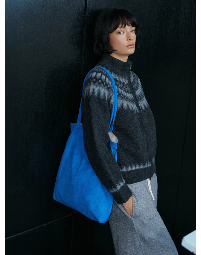 시야쥬 SIAC3146 Lento Suede Bag_Blue 블루 착용컷