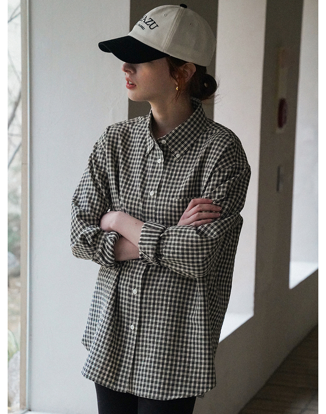 시야쥬 SITP5176 루즈 핏 클래식 체크 셔츠_Black check 착용컷