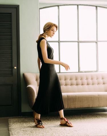 Sleeveless Knit dress