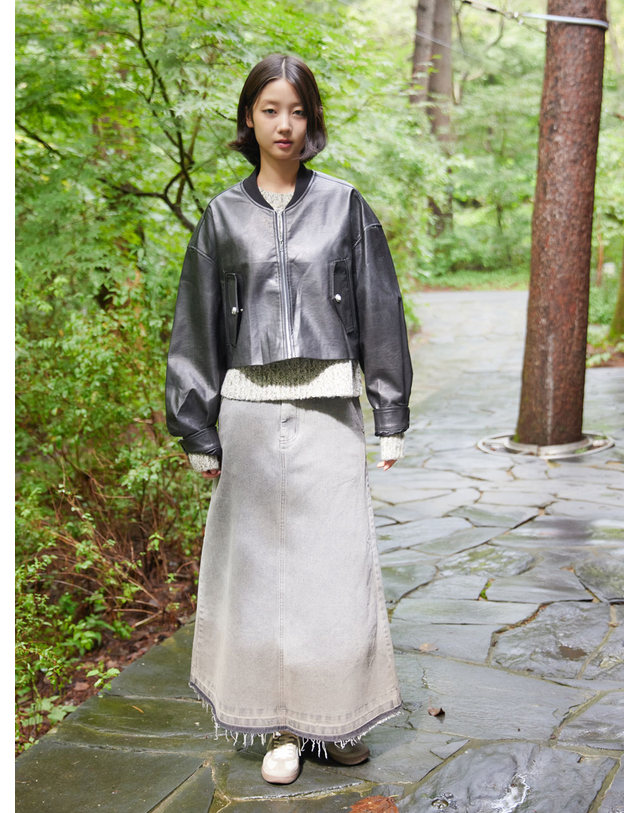 아이홀릭 페이크레더 크롭 라운드넥 점퍼 착용컷