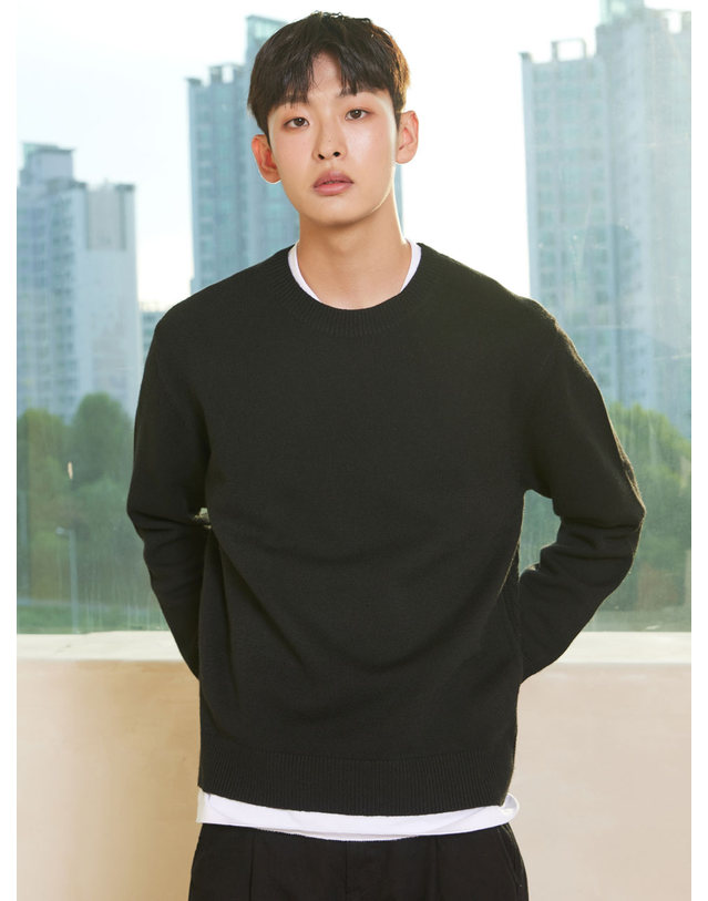 아이홀릭 캐시라이크 라운드 케이블 니트 블랙 5COLOR 착용컷
