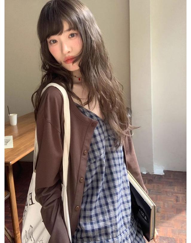 아이홀릭 넌슬리브 브이끈나시 체크블라우스 착용컷
