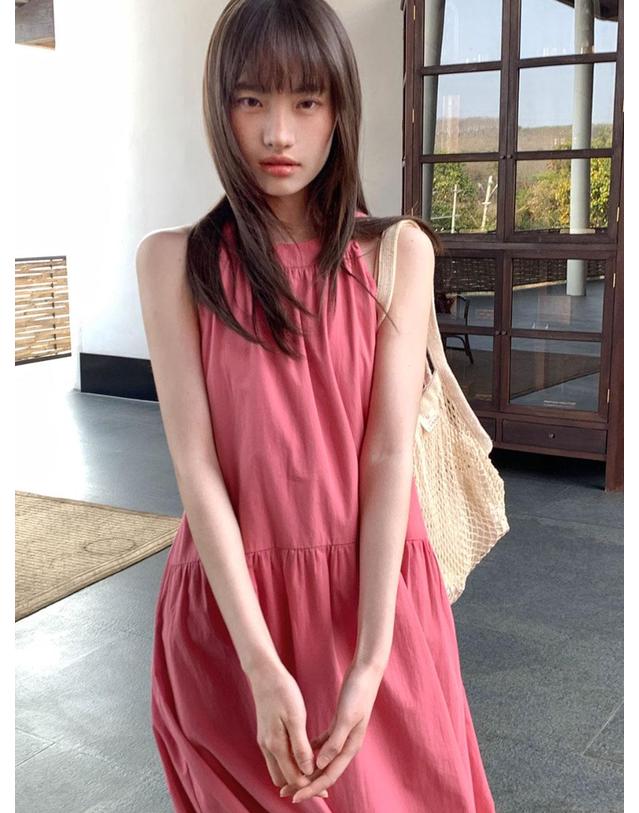 아이홀릭 홀터넥 넌슬리브 맥시 드레스 착용컷