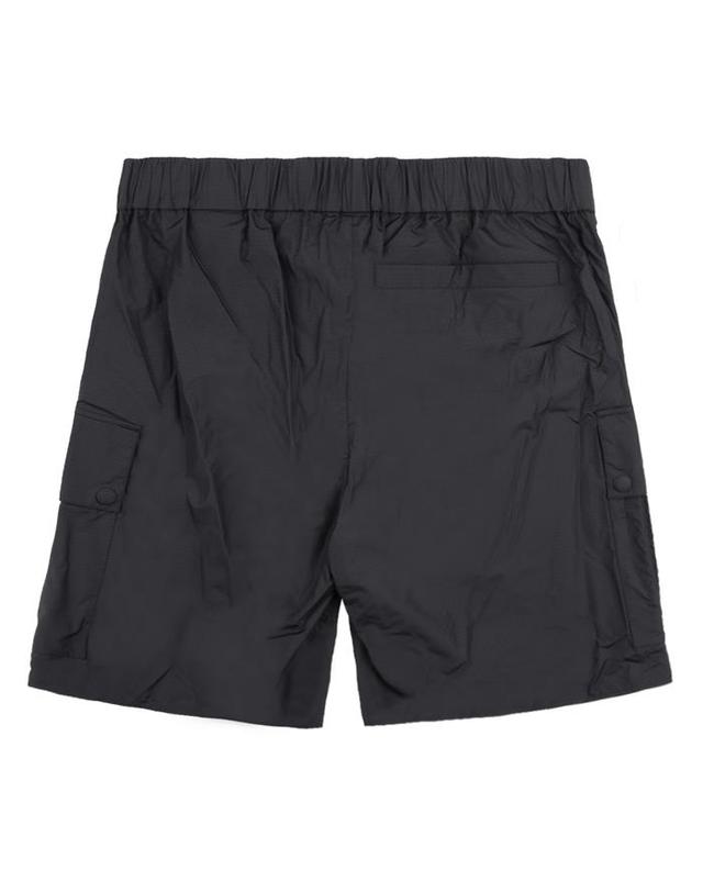 몽클레어 몽클레아 2B00003 598AS 999 카고 블랙 쇼트 팬츠 착용컷