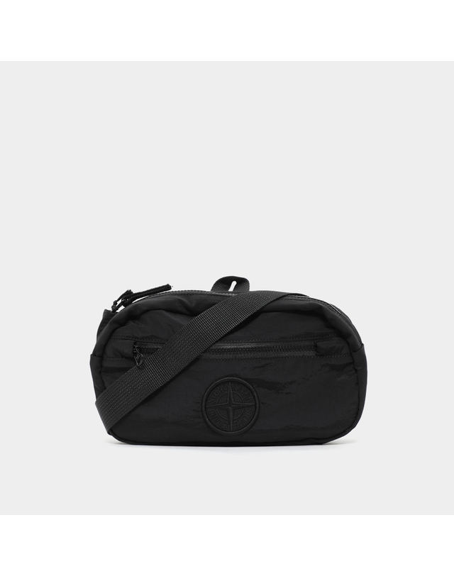 스톤아일랜드 스톤아일랜드키즈 원형 자수로고 에코닐 웨이스트 남아 바디백 K2S169200003 S0064 V0029 착용컷