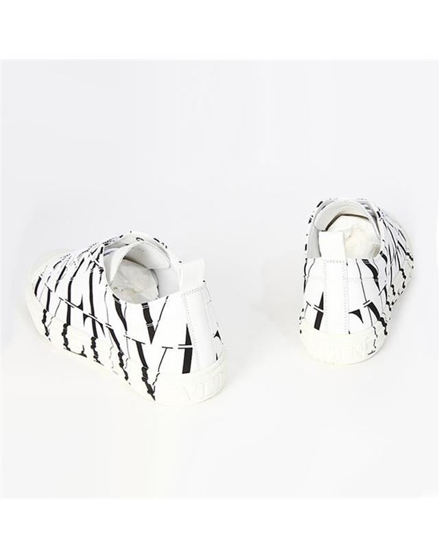 발렌티노 발렌티노 VY2S0D57 JKY A01 스니커즈 착용컷