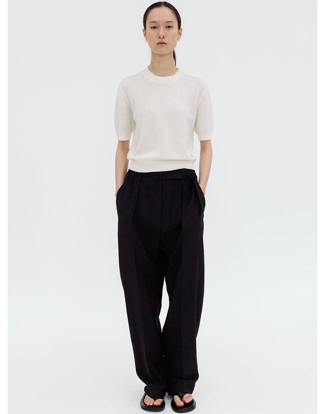르비에르 CASHMERE BLEND ROUND NECK KNIT (IVORY) 착용컷