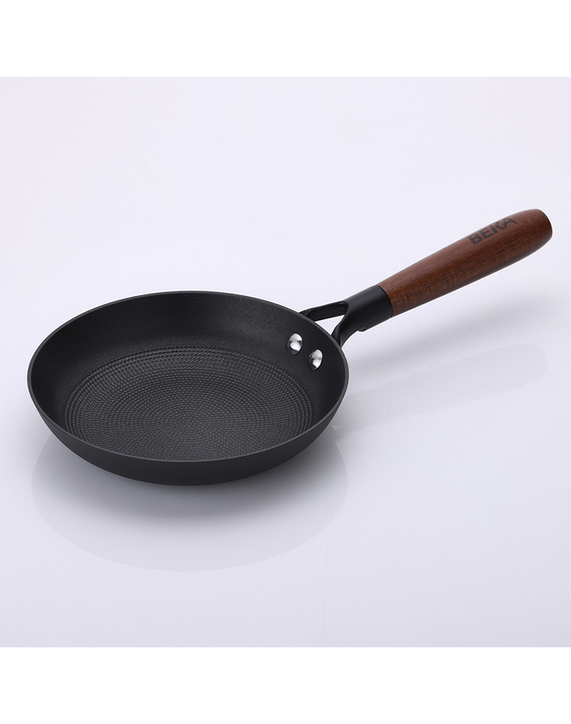 베카 [베카] 시즈닝 무쇠 주물 프라이팬 20cm 착용컷