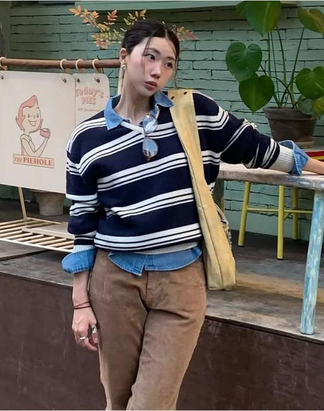 반원아틀리에 KN4253 울 스트라이프 니트_Navy 착용컷