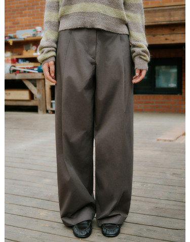 P3327 커브드 원턱 팬츠_Brown