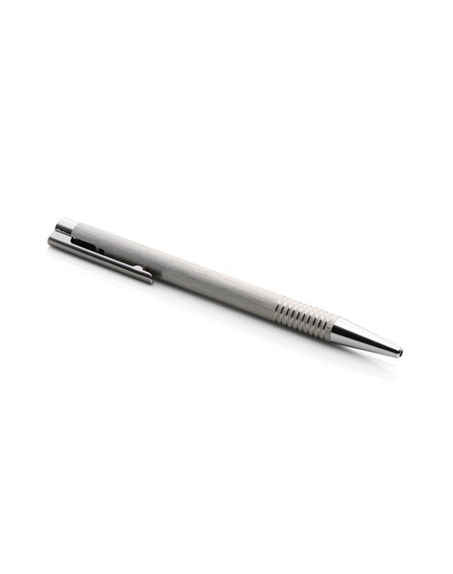 라미 LAMY 4000860 로고 206 브러쉬드 블랙심 볼펜 착용컷