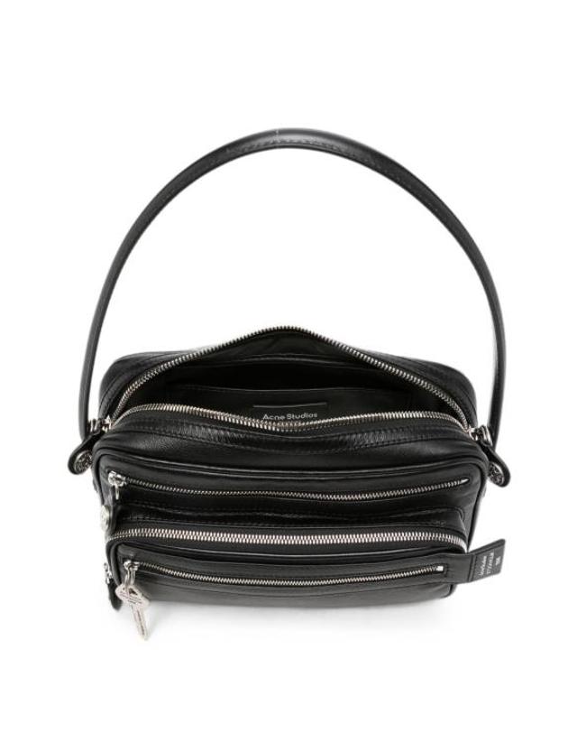 아크네 스튜디오 [해외직구] 26FW 아크네 스튜디오 카메로 파티 숄더백 C10240D 900 BLACK 착용컷