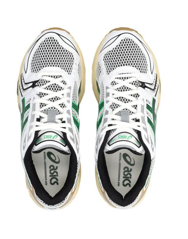 아식스 [해외직구] 26SS 아식스 스니커즈 1203A740 103 WHITE HINOKI BEIGE 착용컷