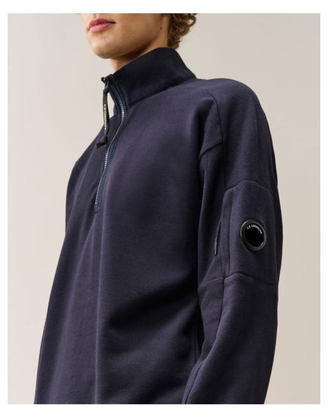 씨피 컴퍼니 [해외직구] 26FW 씨피 컴퍼니 긴팔 티셔츠 21CMSS033A005086W 888 BLU 착용컷