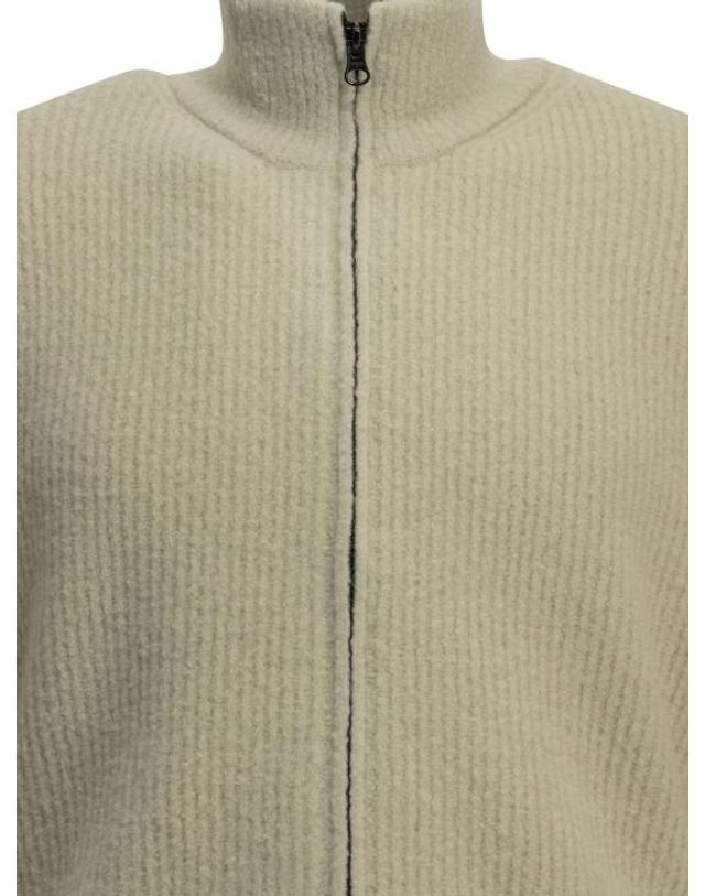 씨피 컴퍼니 [해외직구] 26FW 씨피 컴퍼니 집업 니트 21CMKN249A110784A120 WHITE 착용컷