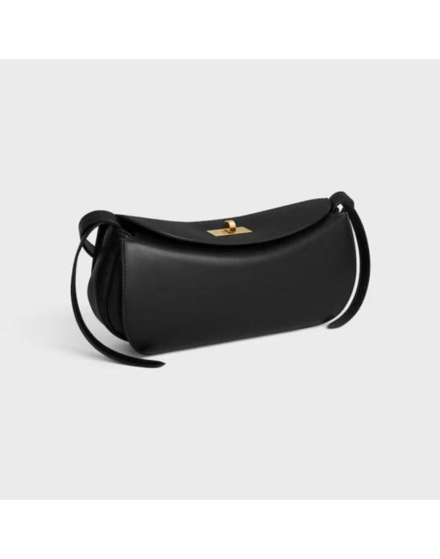 셀린느 [해외직구] 26FW 셀린느 숄더백 ULT 009598 NOIR TU BLACK 착용컷