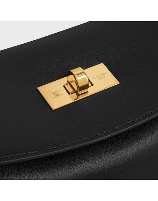 셀린느 [해외직구] 26FW 셀린느 숄더백 ULT 009598 NOIR TU BLACK 착용컷