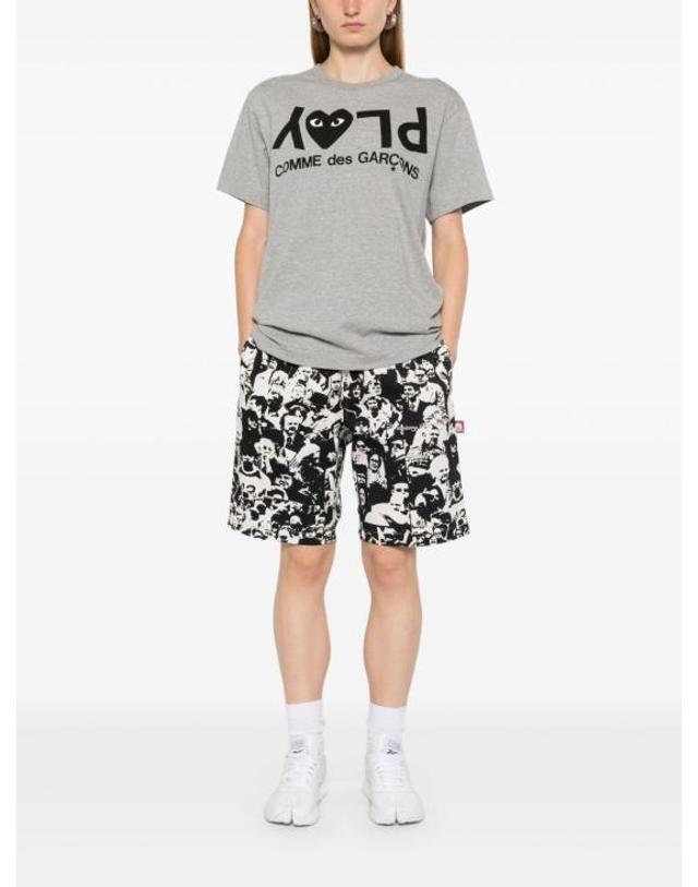 꼼데가르송 [해외직구] 26SS 꼼데가르송 반팔 티셔츠 AXT082 1 GREY 착용컷