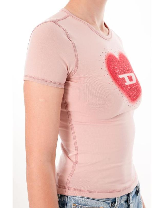 디젤 [해외직구] 26SS 디젤 Slim heart print 티셔츠 A20980 0QHHA 33L Pink 착용컷