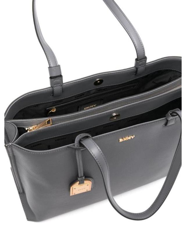 디케이엔와이 [해외직구] 25SS 디케이엔와이 토트백 R44A1I52 DGY Grey 착용컷