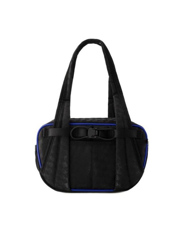 아더에러 [해외직구] 23FW 아더에러 숄더백 BMADFWBA0604BK black 착용컷