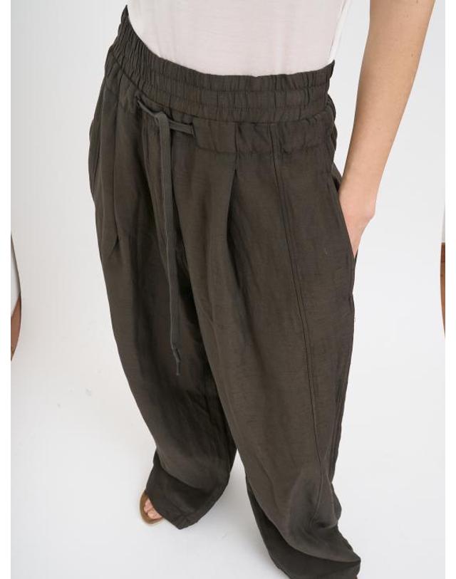 안드레아 야콥 [해외직구] 26SS 안드레아 야코브 트레이닝 조거 팬츠 N26WSFT75COTTONLINEN01 BROWN 착용컷