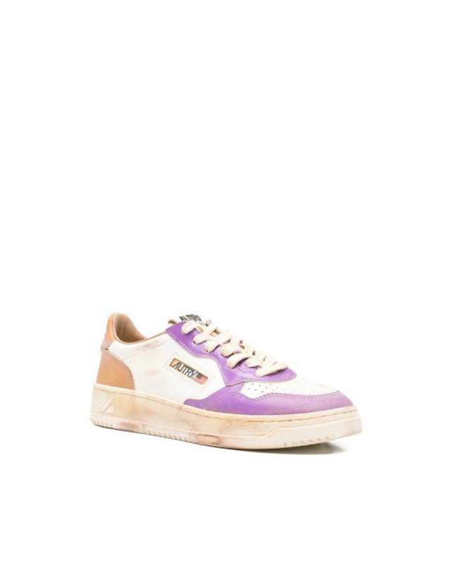 오트리 [해외직구] 26SS 오트리 슈퍼 빈티지 메달리스트 로우 레더 스니커즈 AVLW SV59 WHITE PURPLE 착용컷