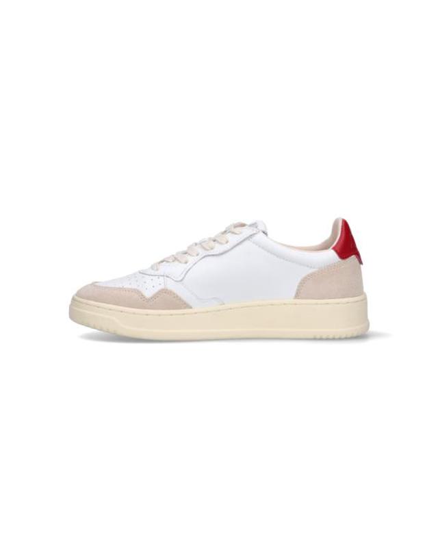 오트리 [해외직구] 26FW 오트리 메달리스트 로우 스니커즈 AULM LS43 WHITE 착용컷