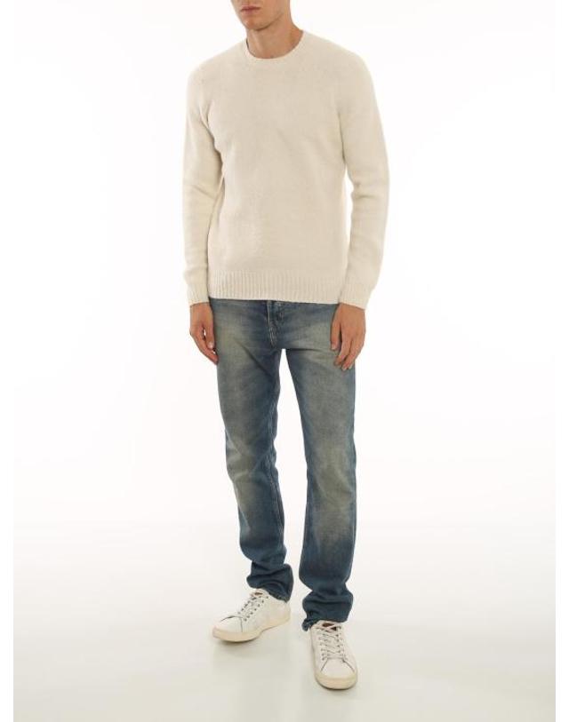 드루모어 [해외직구] 25FW 드루모어 스웨터 D8W103G125 WHITE 착용컷