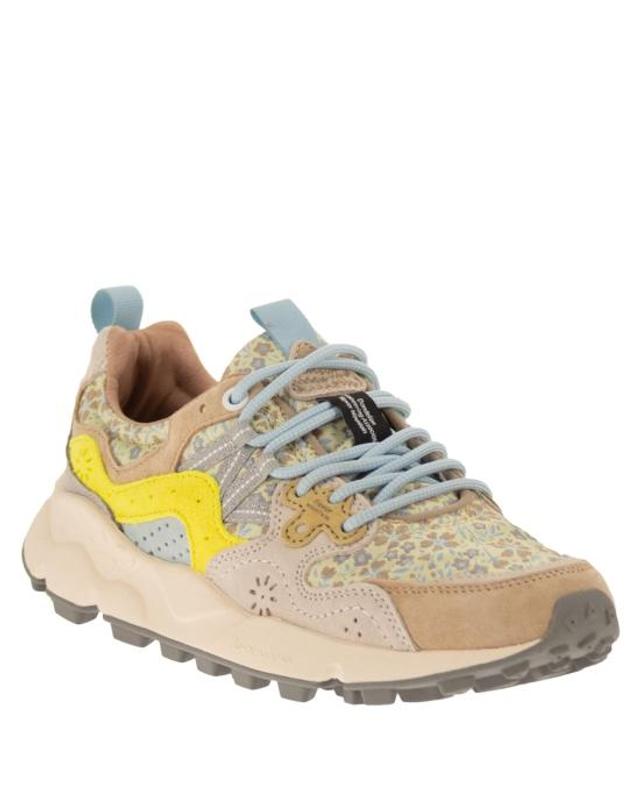 플라워 마운틴 [해외직구] 26SS 플라워 마운틴 스니커즈 2017817 BEIGE YELLOW 착용컷