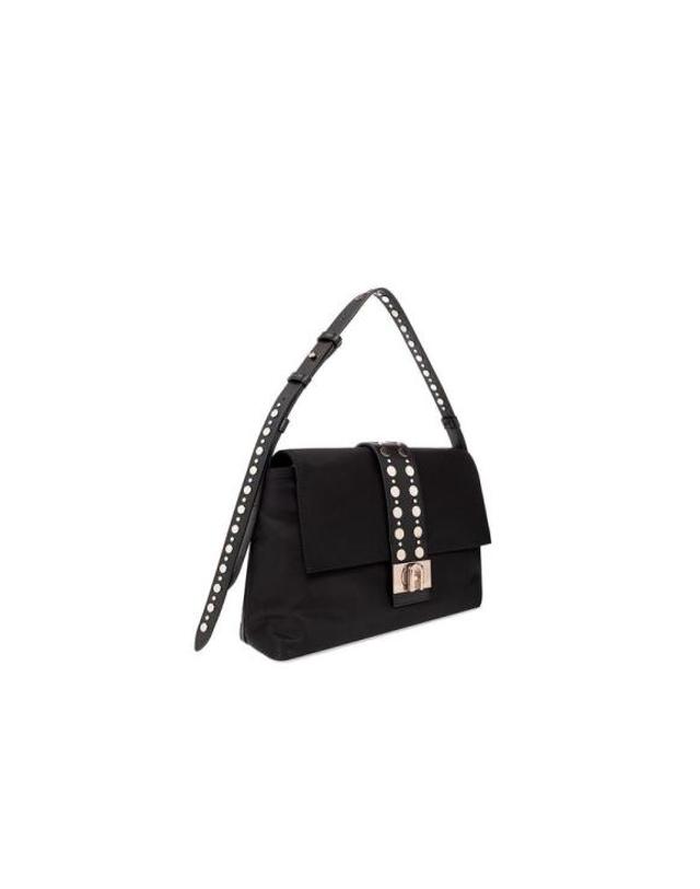 훌라 [해외직구] 훌라 숄더백 WB00472 BX0885 O6000 CN ONESIZE Furla BLACK 착용컷