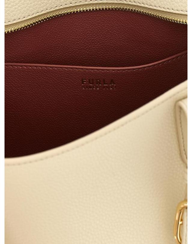 훌라 [해외직구] 26FW 훌라 토트백 WB02069BX43294915S White 착용컷