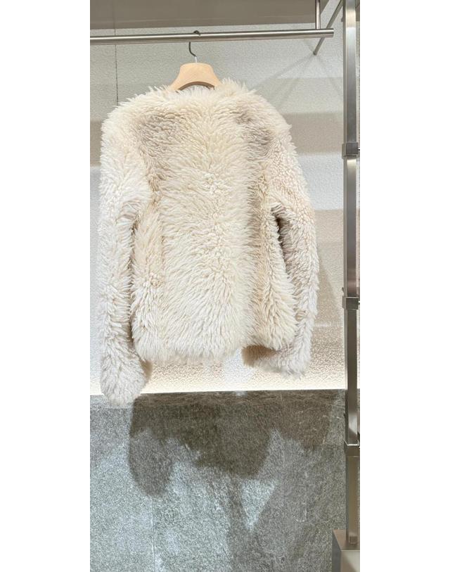 펄링 바이 지아니 [해외직구] 25FW 펄링바이지아니 자켓 BIANCALAMB MONGOLIAMERINGA White 착용컷