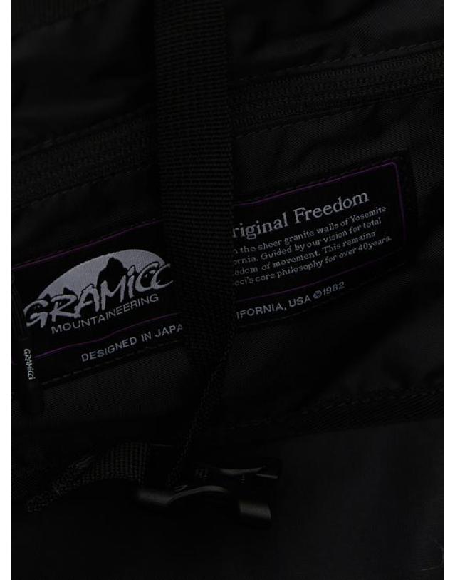 그라미치 [해외직구] 26FW 그라미치 숄더백 G6FB202BLACK 착용컷