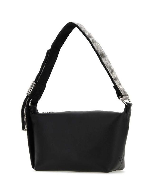 카라 [해외직구] 23FW 카라 숄더백 HB350H2119 BLKWHT BLACK 착용컷
