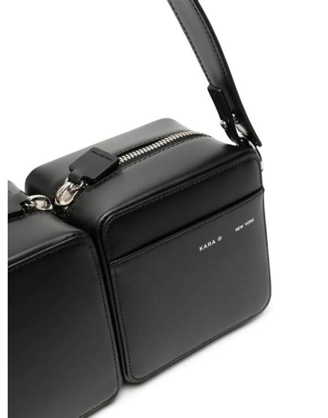카라 [해외직구] 23FW 카라 숄더백 HB3670128 BLACK 착용컷