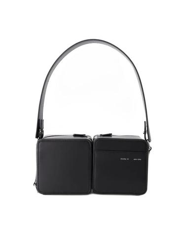 [해외직구] 23FW 카라 숄더백 KRA020009 BLACK