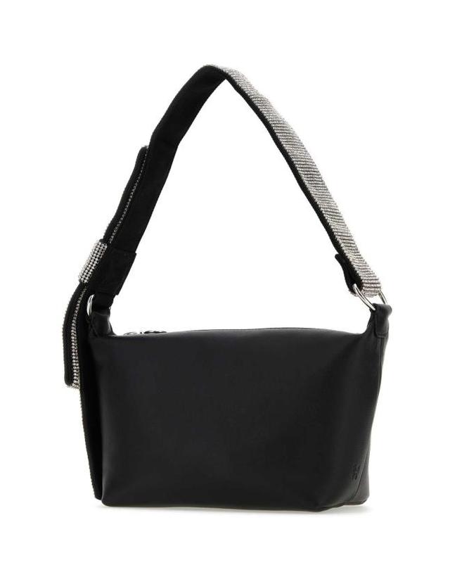 카라 [해외직구] 23FW 카라 숄더백 HB350H2119 BLKWHT BLACK 착용컷