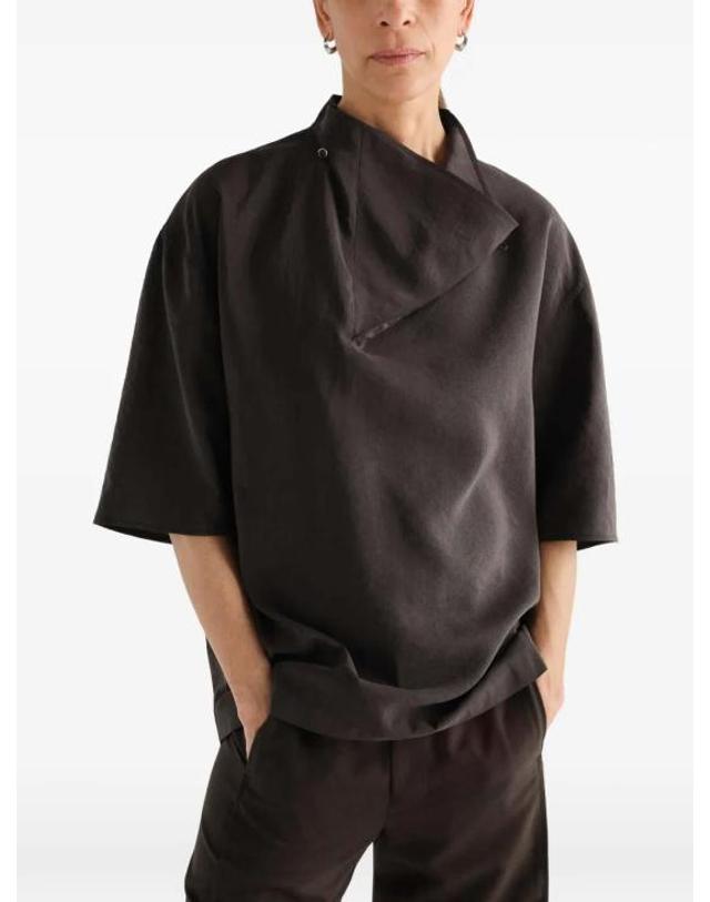 르메르 [해외직구] 26FW 르메르 드라이 실크 소프트 칼라 탑 드라이 실크 소프트 칼라 탑 SH1292LF1308BR532 착용컷