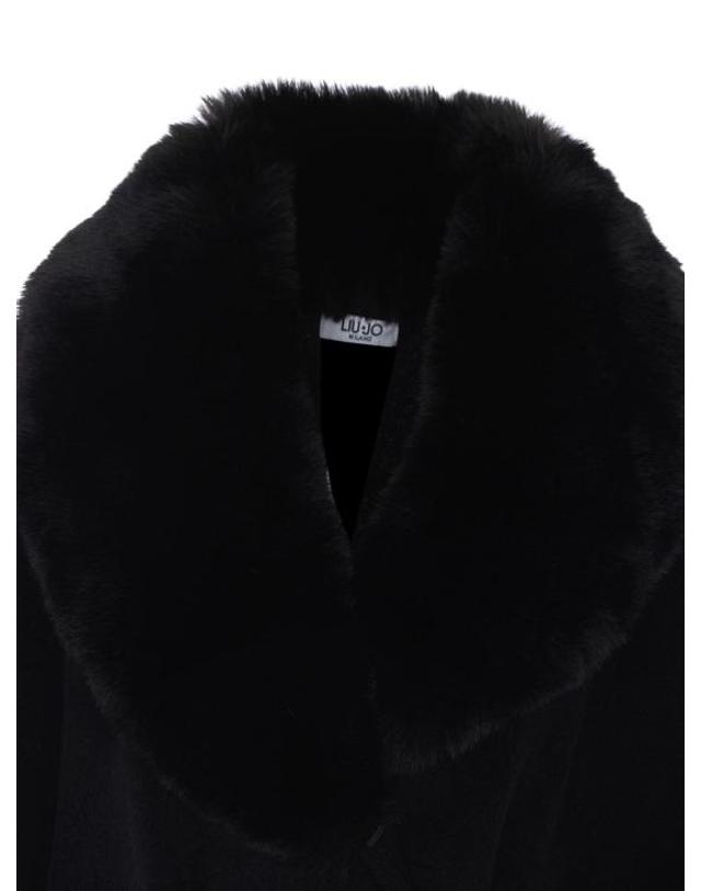 리우조 [해외직구] 26FW 리우조 케이프 2F6045T030022222 BLACK 착용컷