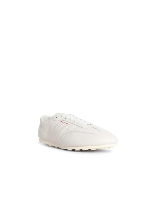 마르니 [해외직구] 25FW 마르니 소프티 사커 스니커즈 SNZU018600 P555800W01 White 착용컷