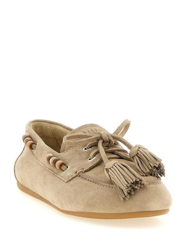 미우미우 [해외직구] 26FW 미우미우 스웨이드 태슬 장식 덱 슈즈 5D518EF005054F0F24 Beige 착용컷