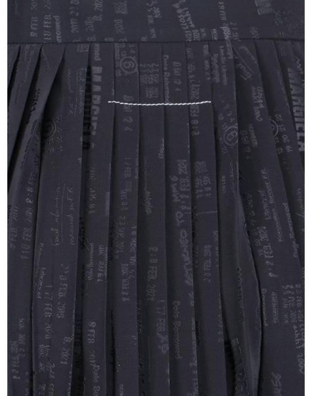엠엠6 [해외직구] 26SS MM6 메종마르지엘라 플리티드 미디 스커트 S52MA0199 M35737 002J Black 착용컷