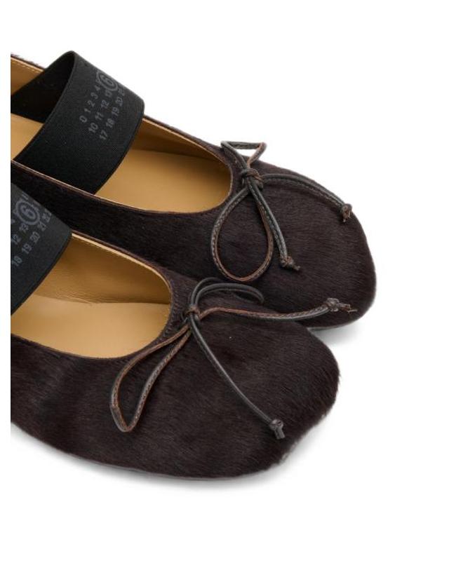 엠엠6 [해외직구] 26FW MM6 메종마르지엘라 플랫 슈즈 S66WZ0040 P7868T2154 BROWN 착용컷
