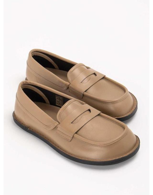 모스키노 [해외직구] 25SS 모스키노 로퍼 MB10181COMGA0104 Beige 착용컷