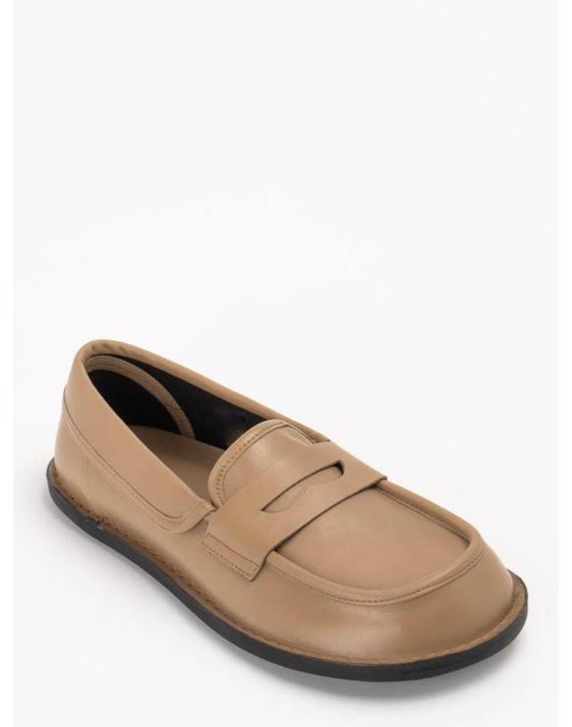모스키노 [해외직구] 25SS 모스키노 로퍼 MB10181COMGA0104 Beige 착용컷